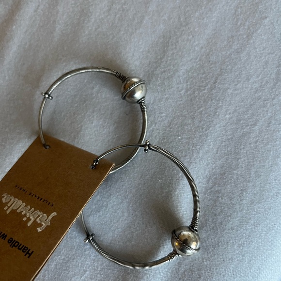 Silver hoops - Picture 3 of 4